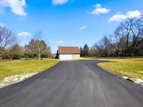 Exterior - 10391 Moonglow Dr, Roscoe, IL 61073 photo 24 of 30