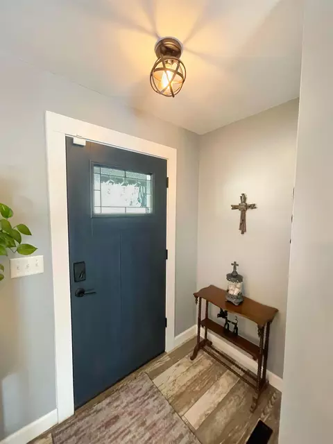 Entry Way - 10391 Moonglow Dr, Roscoe, IL 61073 photo 1 of 4