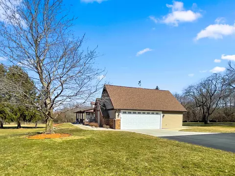 Exterior - 10391 Moonglow Dr, Roscoe, IL 61073 photo 23 of 30