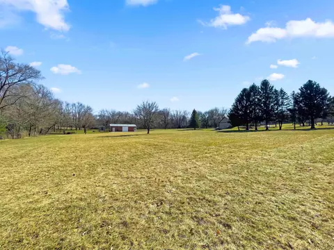 Exterior - 10391 Moonglow Dr, Roscoe, IL 61073 photo 15 of 30