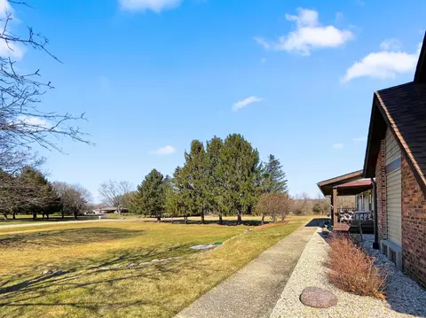 Exterior - 10391 Moonglow Dr, Roscoe, IL 61073 photo 21 of 30