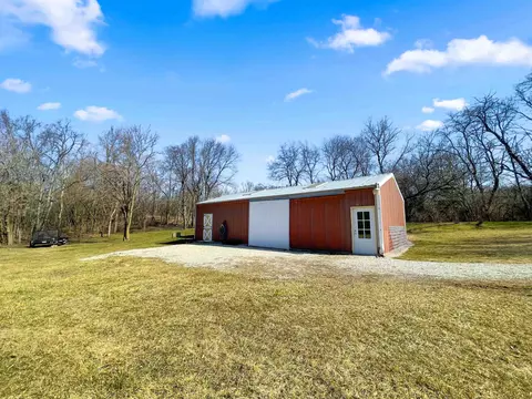 Exterior - 10391 Moonglow Dr, Roscoe, IL 61073 photo 12 of 30
