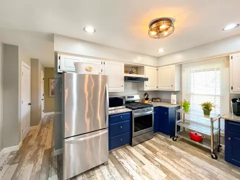 Kitchen - 10391 Moonglow Dr, Roscoe, IL 61073 photo 8 of 9