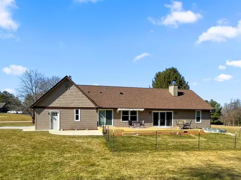 Exterior - 10391 Moonglow Dr, Roscoe, IL 61073 photo 25 of 30