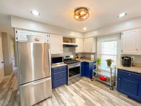 Kitchen - 10391 Moonglow Dr, Roscoe, IL 61073 photo 1 of 9