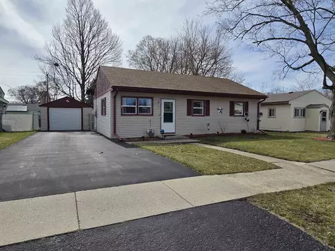 1123 Evans Ave, Machesney Park, IL 61115