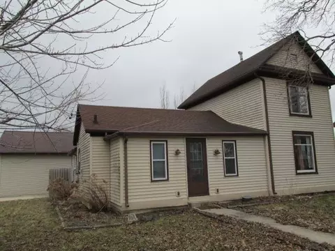 409 N Walnut Ave, Forreston, IL 61030