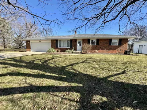 Exterior - 6694 Belvidere Rd, Roscoe, IL 61073 photo 2 of 12