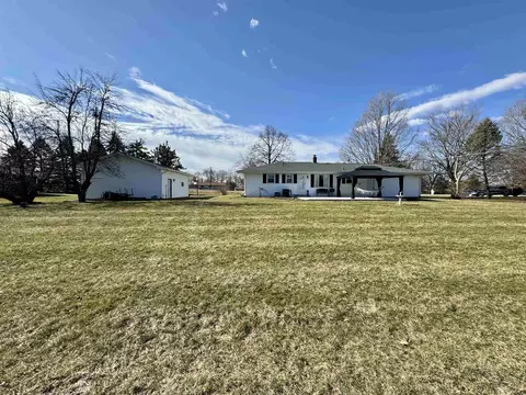Exterior - 6694 Belvidere Rd, Roscoe, IL 61073 photo 5 of 12