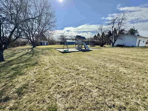 Exterior - 6694 Belvidere Rd, Roscoe, IL 61073 photo 8 of 12