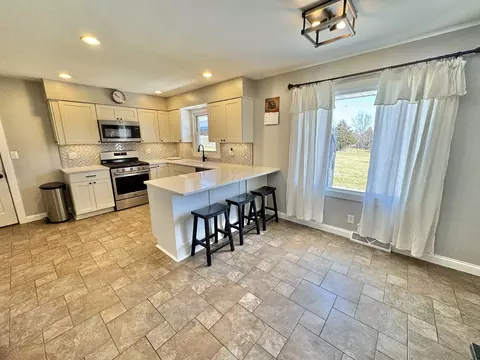 Kitchen - 6694 Belvidere Rd, Roscoe, IL 61073 photo 4 of 5