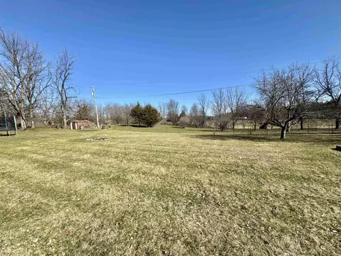 Exterior - 6694 Belvidere Rd, Roscoe, IL 61073 photo 6 of 12