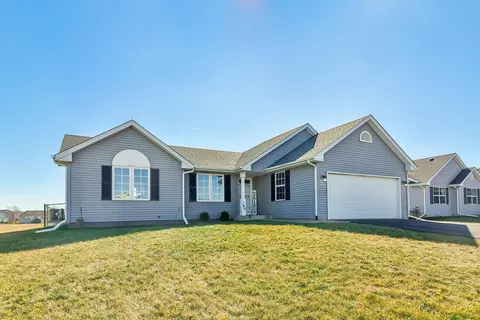 196 Autumnwood, Davis Junction, IL 61020