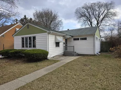 2008 Pierce Ave, Rockford, IL 61103