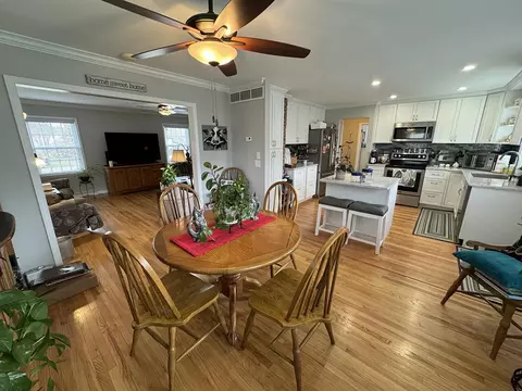 Dining - 630 E Franklin St, Lanark, IL 61046 photo 3 of 3