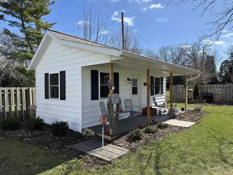 Exterior - 630 E Franklin St, Lanark, IL 61046 photo 8 of 10