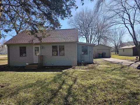 5519 Reimer St, Roscoe, IL 61073