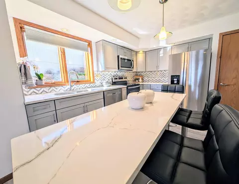 Kitchen - 865 Breckenboro Rd, Lake Summerset, IL 61019 photo 1 of 3