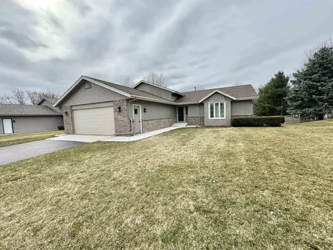 4376 Kingsbury Dr, Loves Park, IL 61111