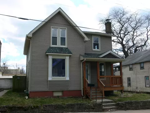1327 Revell, Rockford, IL 61107