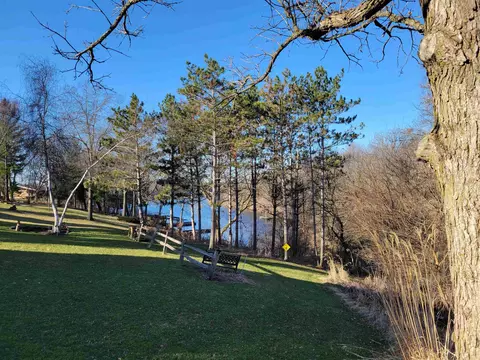 8 A191 Independence Dr, Apple River, IL 61001