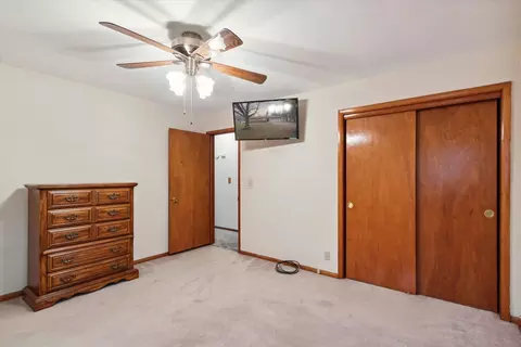 Bedroom - 1924 Schell Dr, Rockford, IL 61109 photo 3 of 4