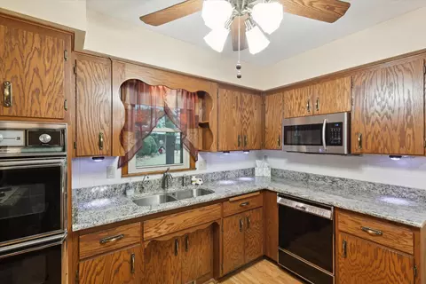 Kitchen - 1924 Schell Dr, Rockford, IL 61109 photo 4 of 7
