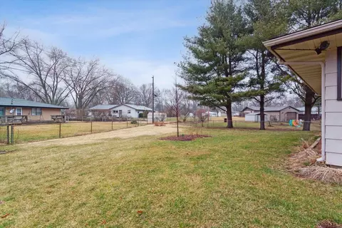 Exterior - 1924 Schell Dr, Rockford, IL 61109 photo 11 of 12