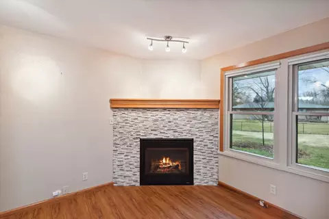 Living - 1924 Schell Dr, Rockford, IL 61109 photo 4 of 4