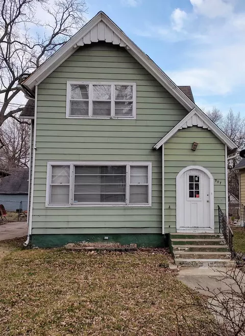 907 North Ave, Rockford, IL 61103