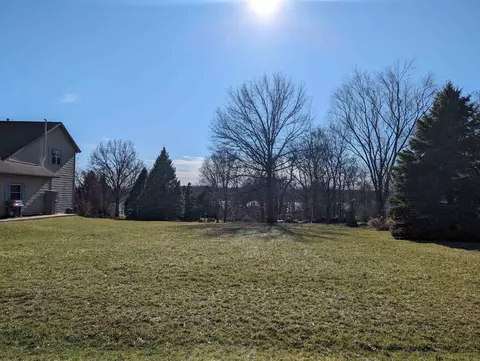 1462 Chadbourne Dr, Lake Summerset, IL 61019