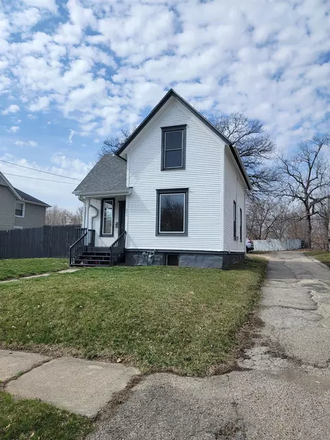 232 Forest Ave, Rockford, IL 61101