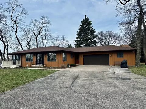 4864 Reed Cir, Thomson, IL 61285
