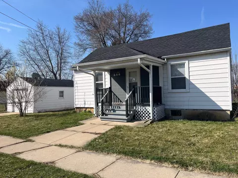 7668 Rogers St, Machesney Park, IL 61115