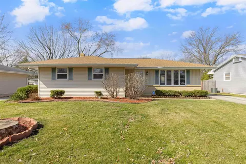 1119 Esmond Dr, Rockford, IL 61108
