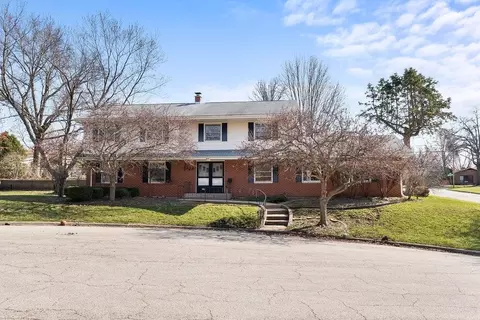 803 Robindale Cir, Rockford, IL 61107