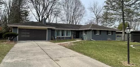 2010 Valley Rd, Rockford, IL 61107