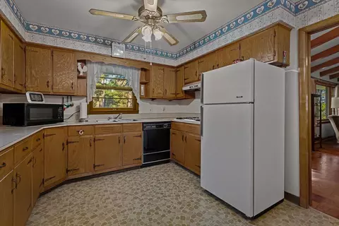 1112 Jackson St, Pecatonica, IL 61063 photo 8