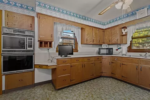 1112 Jackson St, Pecatonica, IL 61063 photo 7