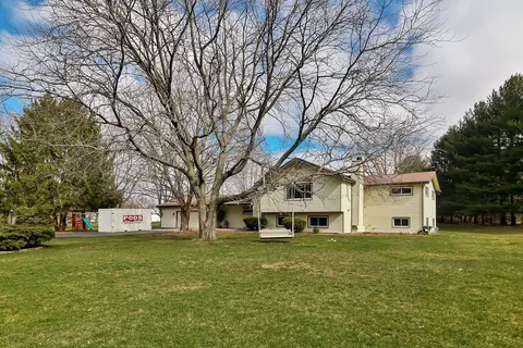 6855 Happy Acres Rd, Rockford, IL 61101