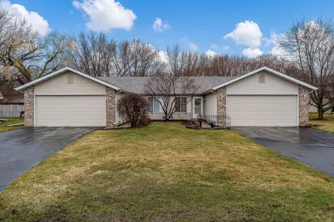4987-89 Pine Cone Ct, Loves Park, IL 61111