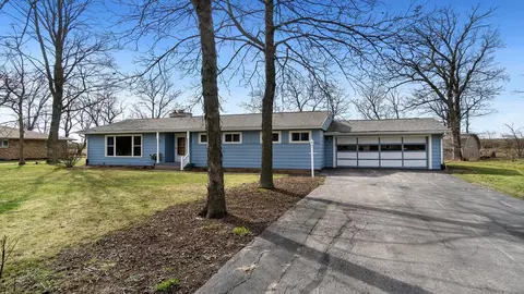 2670 Timber Trl, Rockford, IL 61107