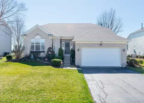 216 S Palmer Dr, Bolingbrook, IL 60490