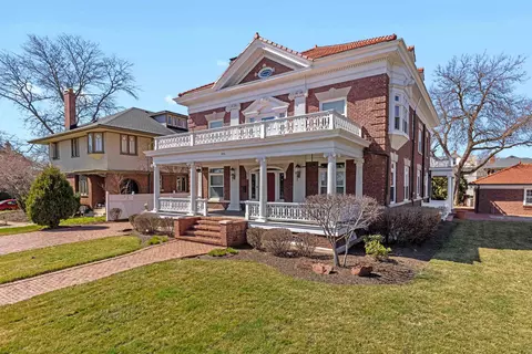 1008 N Main St, Rockford, IL 61103