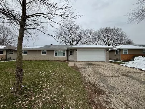 6944 Vesta Dr, Rockford, IL 61109