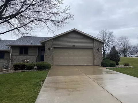 1001 Arapaho Dr, Freeport, IL 61032