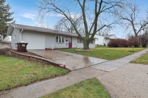 315 N Stewart Dr, Freeport, IL 61032