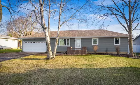 410 W Mcnair Rd, Winnebago, IL 61088