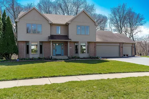 3442 Valley Woods Dr, Cherry Valley, IL 61016