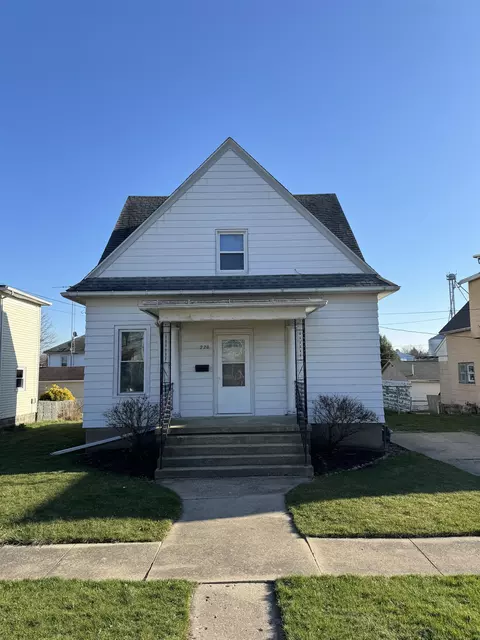 228 E Front Ave, Stockton, IL 61085